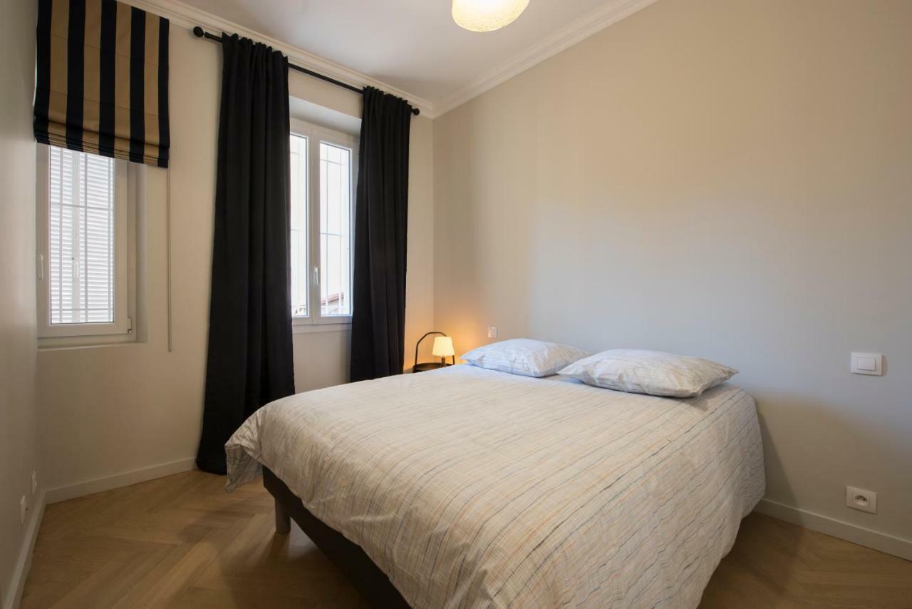 F3 Plein centre plage à 50 m (rue calme) parking possible Saint-Raphael (Var) Exterior foto