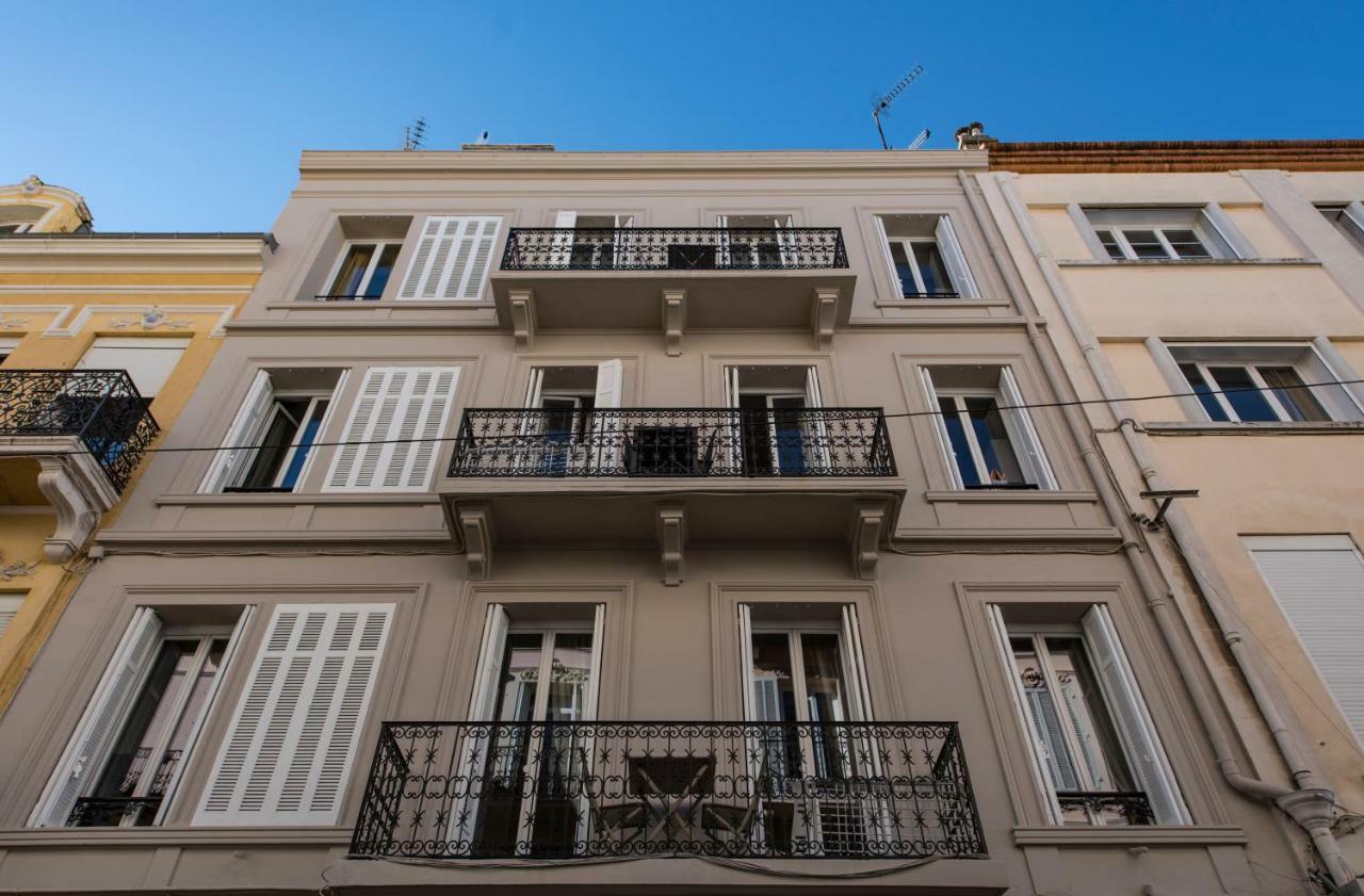 F3 Plein centre plage à 50 m (rue calme) parking possible Saint-Raphael (Var) Exterior foto